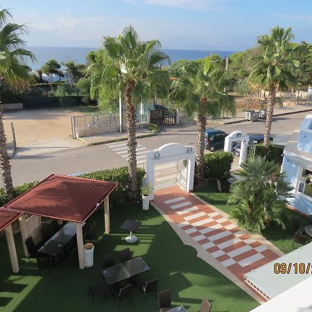 Hôtel Costa Azzurra à Pulsano Extérieur photo