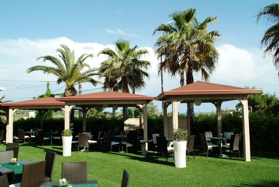 Hôtel Costa Azzurra à Pulsano Extérieur photo