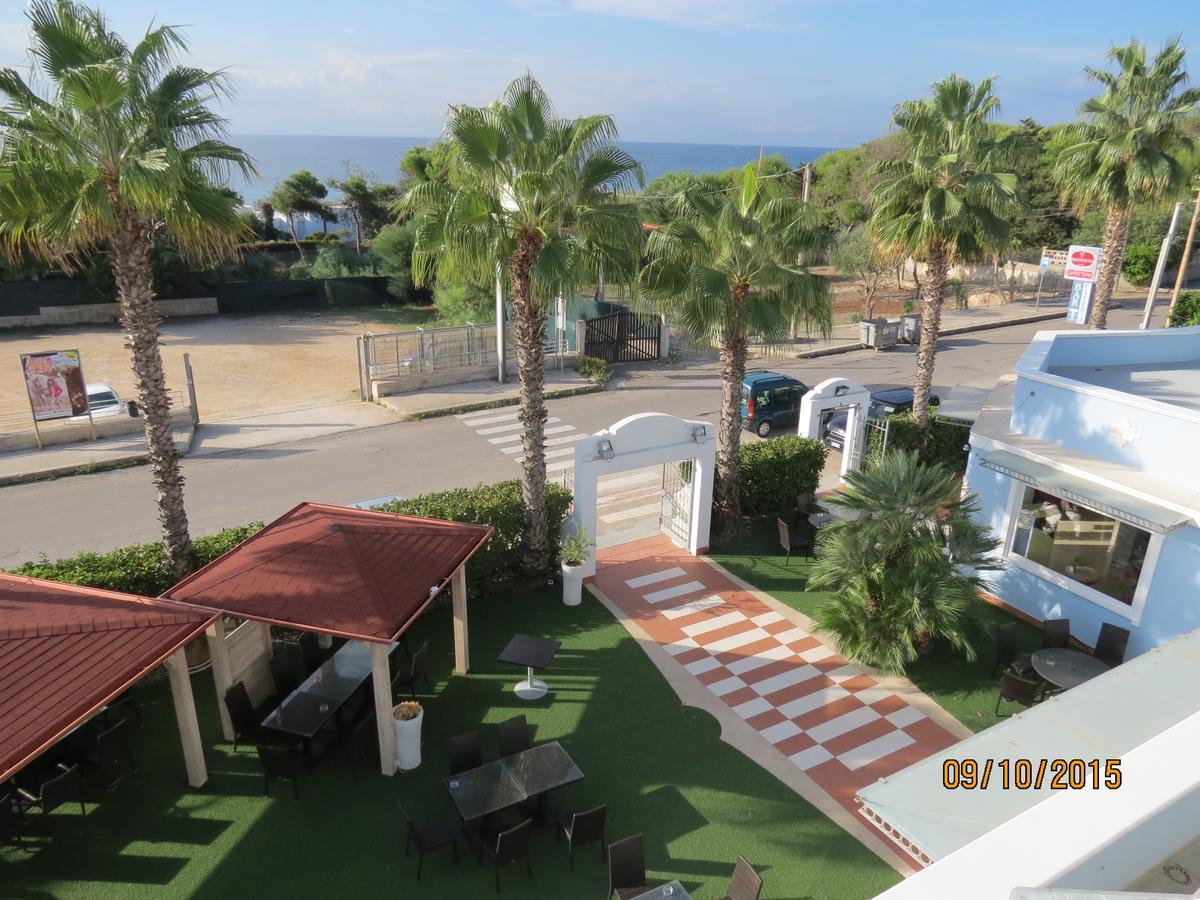 Hôtel Costa Azzurra à Pulsano Extérieur photo